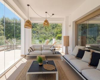 La Cala Golf Resort 3 Bed Apt - sleek corner plot - La Cala de Mijas - Salon
