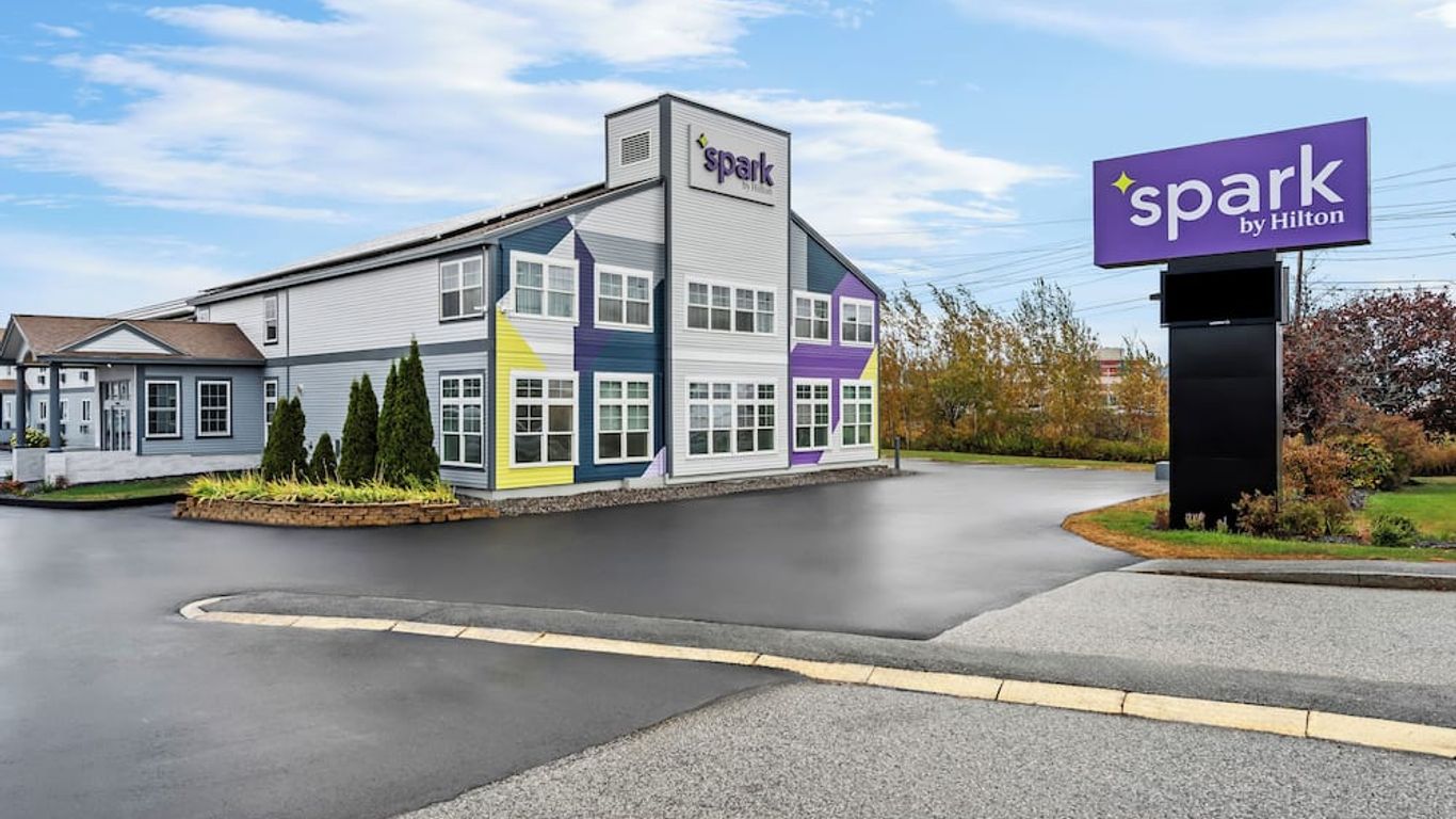 Spark by Hilton Portland Airport Maine Mall