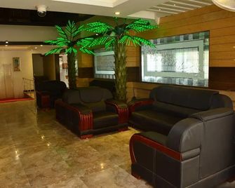 Hotel Pams - Mayiladuthurai - Lobby