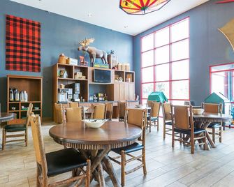 Wildwood Lodge & Suites - Clive - Restaurant