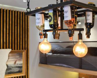 Charming 1-bedroom house in serene Cluj-Napoca with WiFi, AC - Cluj