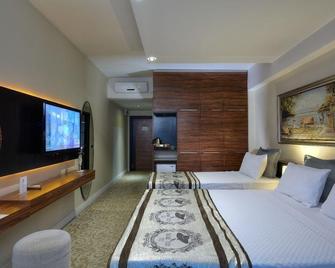 مدام تاديا هوتل - اشكيسهير - غرفة نوم