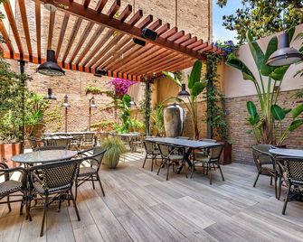 Hotel Ronda Lesseps - Bác-xê-lô-na - Hàng hiên