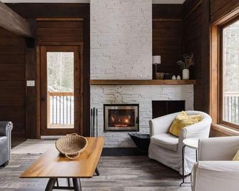 Le Repos - Warmth of wood and modern decoration - Chertsey - Salon