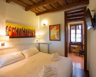 Bed & Breakfast Casa Mariuccia - Massino Visconti - Bedroom