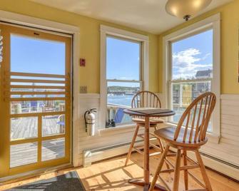 The Angelique - Inn on the Harbor - Stonington - Balcón