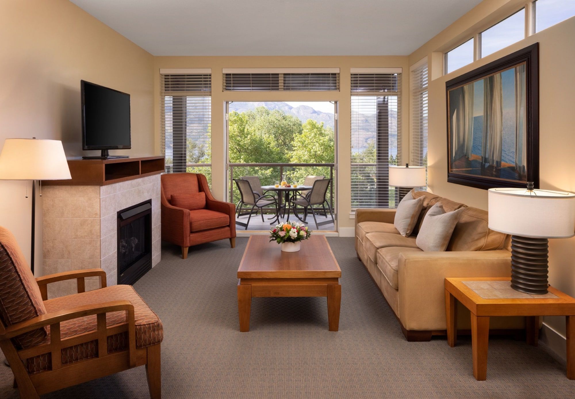 The Cove Lakeside Resort - West Kelowna - Salon