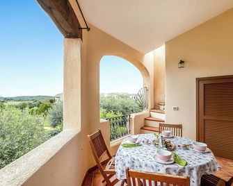 Il Borgo 2/15 700mt From The Beach - Porto San Paolo - Balkon