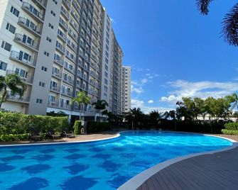 Cozy place in 1206 South Residences SM Southmall - Manila - Pool