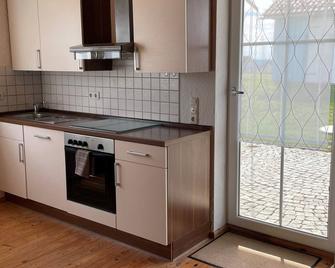 Ferienwohnung 62qm mit Terrasse und Wlan - Pressath - Kitchen