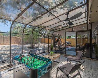 Beautiful Home With Sunroom, Gameroom, Yard & Bbq - San Antonio - Patio