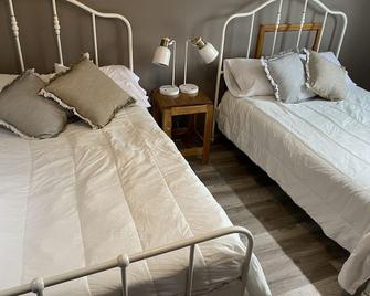 Lake Huron Harbor Getaway-Walk to Downtown and the Beach - Harbor Beach - Habitación