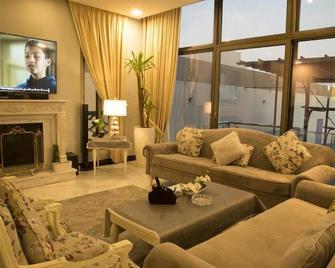 Tamara Beach Resort, Al Khobar Half Moon Bay-'Families Only' - Al Khobar - Living room