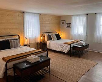 Charming Apt in 18th c Berkshire Farmhouse - Lanesborough - Habitación