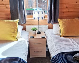 Chalet Loch Leven Lodge 12 by Interhome - Kinross
