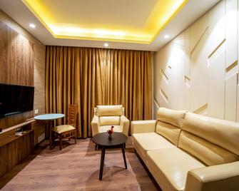 The Monarch - Navi Mumbai - Living room