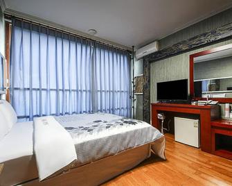 Seolhwa Motel - Yangyang - Bedroom