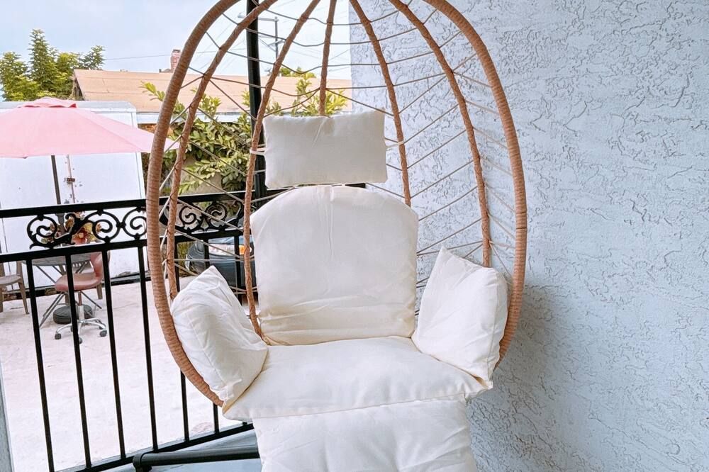 Modern Cozy Stylish Home AC WasherDryer Parking 3 minutes to Balboa Park - سان دييغو - شرفة