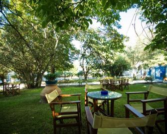 Hotel Maria - Posidi - Patio