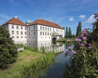 Apartment mit Pool zum Verlieben - Bad Essen - Gebäude