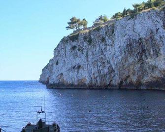 Hotel Piccolo Mondo - Castro - Strand