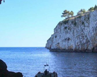 Hotel Piccolo Mondo - Castro - Strand