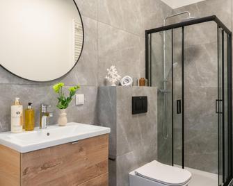 Platinum Apartments - Varsovia - Baño