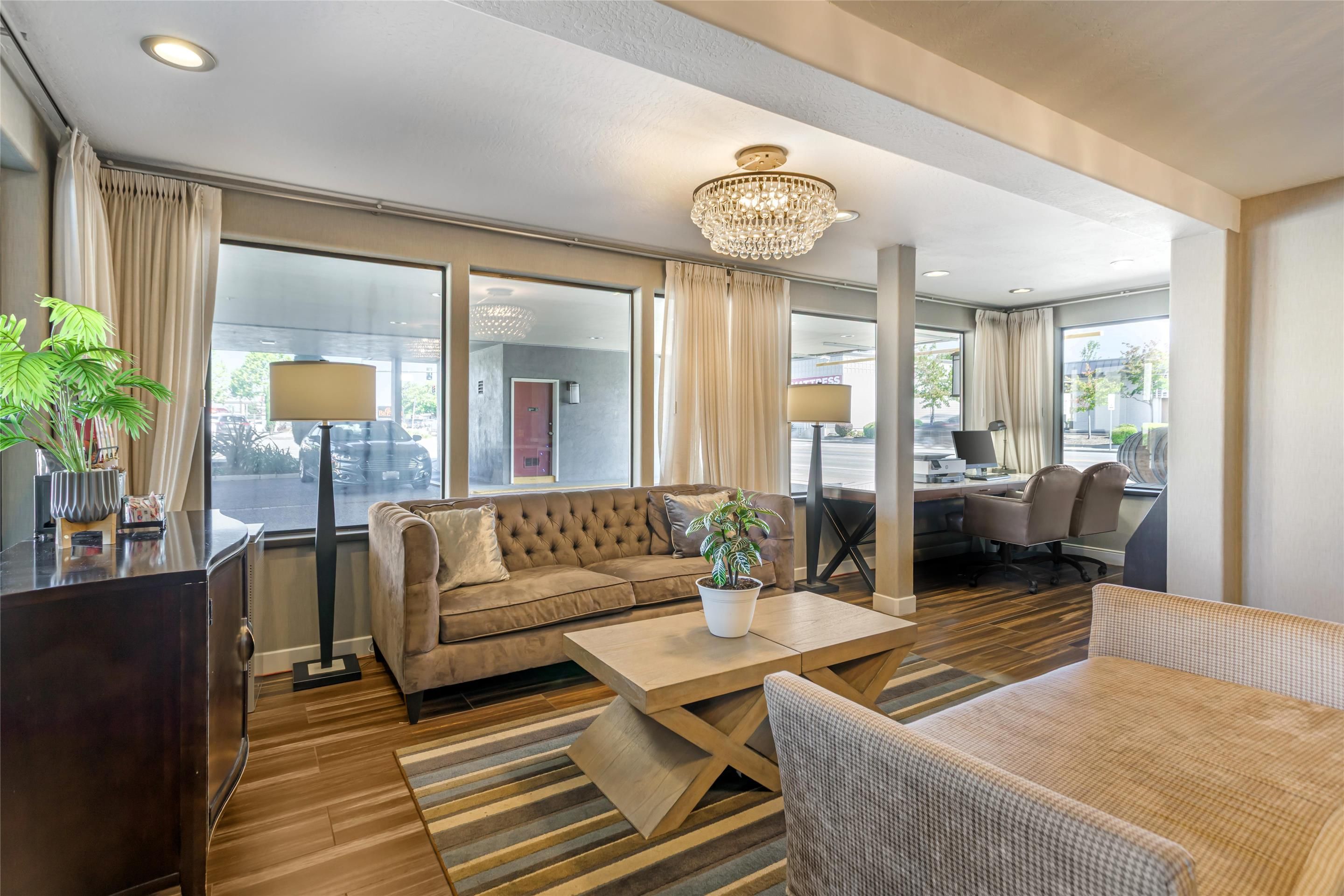 Best Western Petaluma Inn - Petaluma - Obývací pokoj