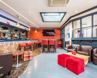 Ashbys Accommodation & Spa hire - Portsmouth - Bar