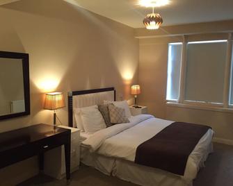 The Townhouse - Miltown Malbay - Bedroom