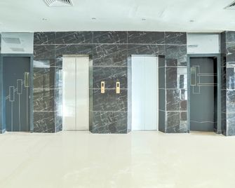 OYO 90005 Sydney Hotel - Batam - Lobby
