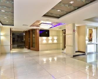 Oyo 13217 S S International - Dalhousie - Lobby