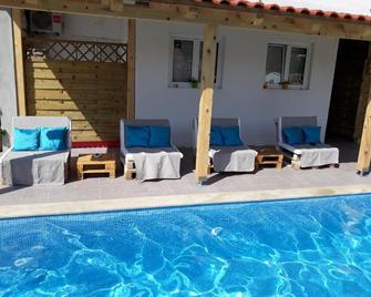 B&B Buzolic - Hvar - Piscina