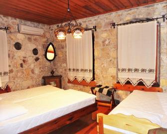 مارتي هوتل - ايفاليك - غرفة نوم