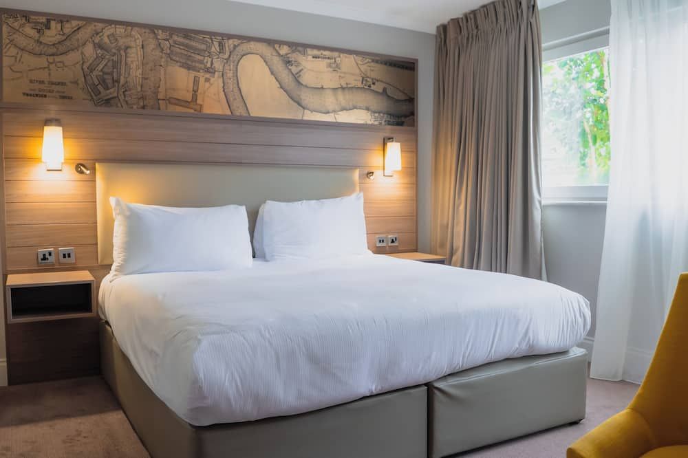 إيه آ ا و رن دوكلاندز ريفرسايد