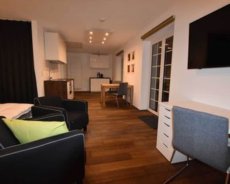 Dream vacation in Landhausvilla am Chiemsee - Rimsting - Wohnzimmer