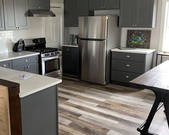 Wright Place - Right Time - Hackberry - Kitchen