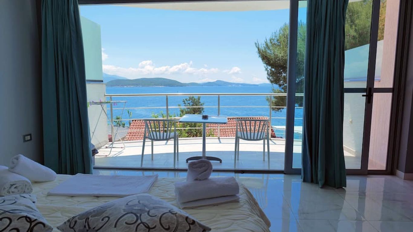 Oceanic Overview Suites