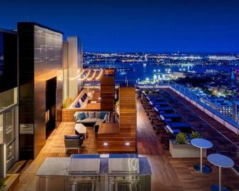 Dreamy North Station 1BR w/ W/D & Gym, near TD Garden, by Blueground - Boston - Balcony