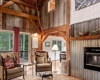 Unique Timber Frame Mountain Home - outdoor enthusiasts dream! - Carbondale - Living room