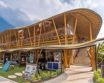 بيرل سن سيت ريزورت، صون سيت مومنتس، لبالتس ٔنل - Gili Trawangan