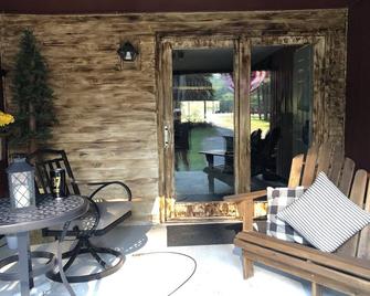 Cozy cabin in the woods by Lake Nokomis and Bearskin trails - Tomahawk