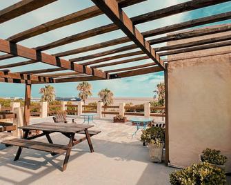 Viajero Posada B&B - Colonia del Sacramento - פטיו