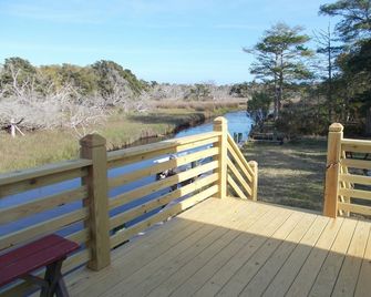CanalHouse Private Large Home on Canal Front - Ocracoke - Balcón