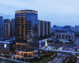 بولمان فوتشو تاهو - فوزهو - مبنى