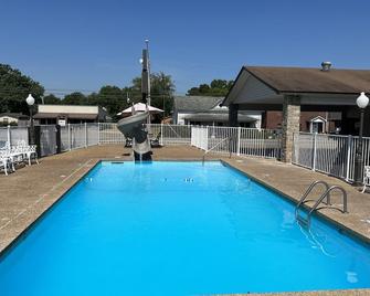 Yellow Diamond Inn - Murfreesboro - Pool