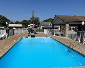 Yellow Diamond Inn - Murfreesboro - Piscina