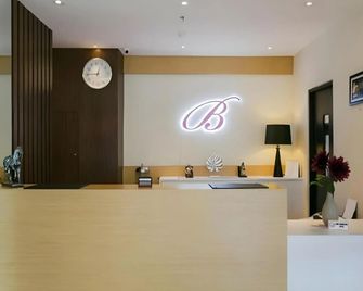 Best Hotel Kedungsari - Surabaya - Front desk