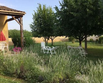 Gîte de la Rive 'Tilleul' Near the most beautiful sites of the Périgord Noir - Castels-et-Bézenac - Patio