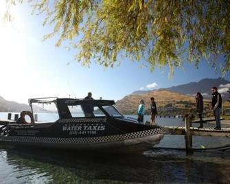 Sunny Lakeside Haven - Queenstown - Piscina